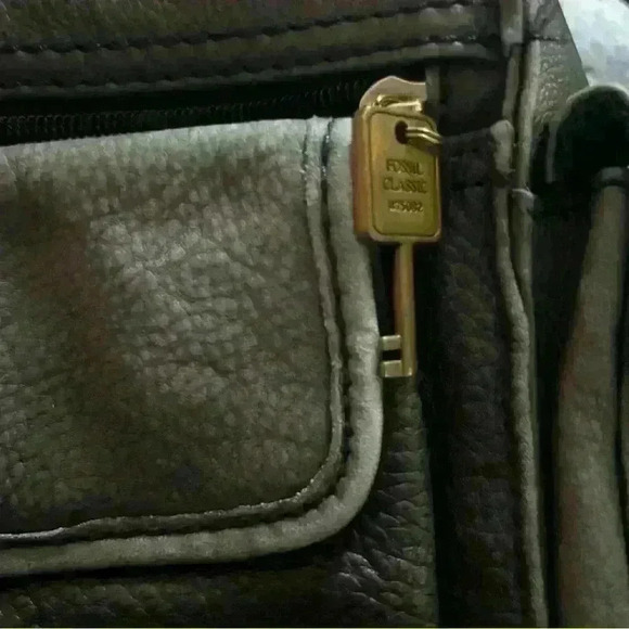 FOSSIL Gray Washed Leather Pebbled Crossbody Saddle Bag Purse Organizer Preowned - Picture 7 of 8